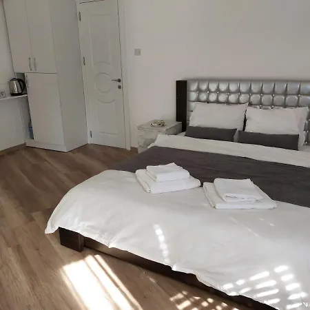 Secret Garden No:01 Bed & Breakfast *